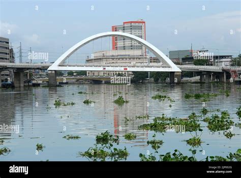 File:Pasig River, Jones Bridge, Binondo.